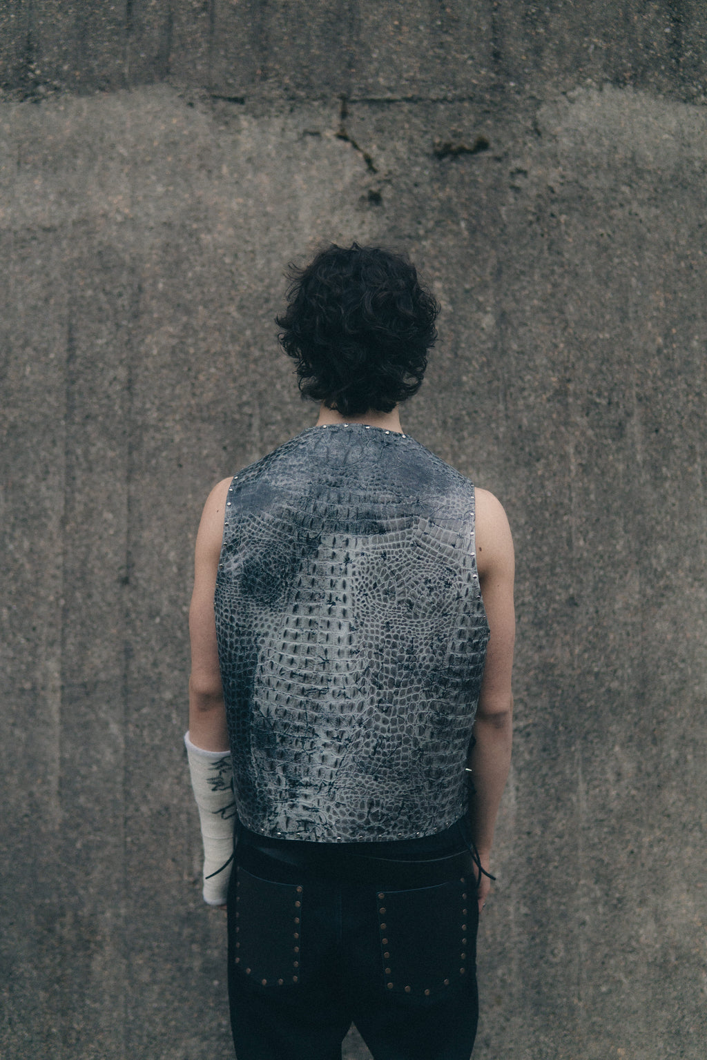 LEATHER VEST — CUROJA — 01