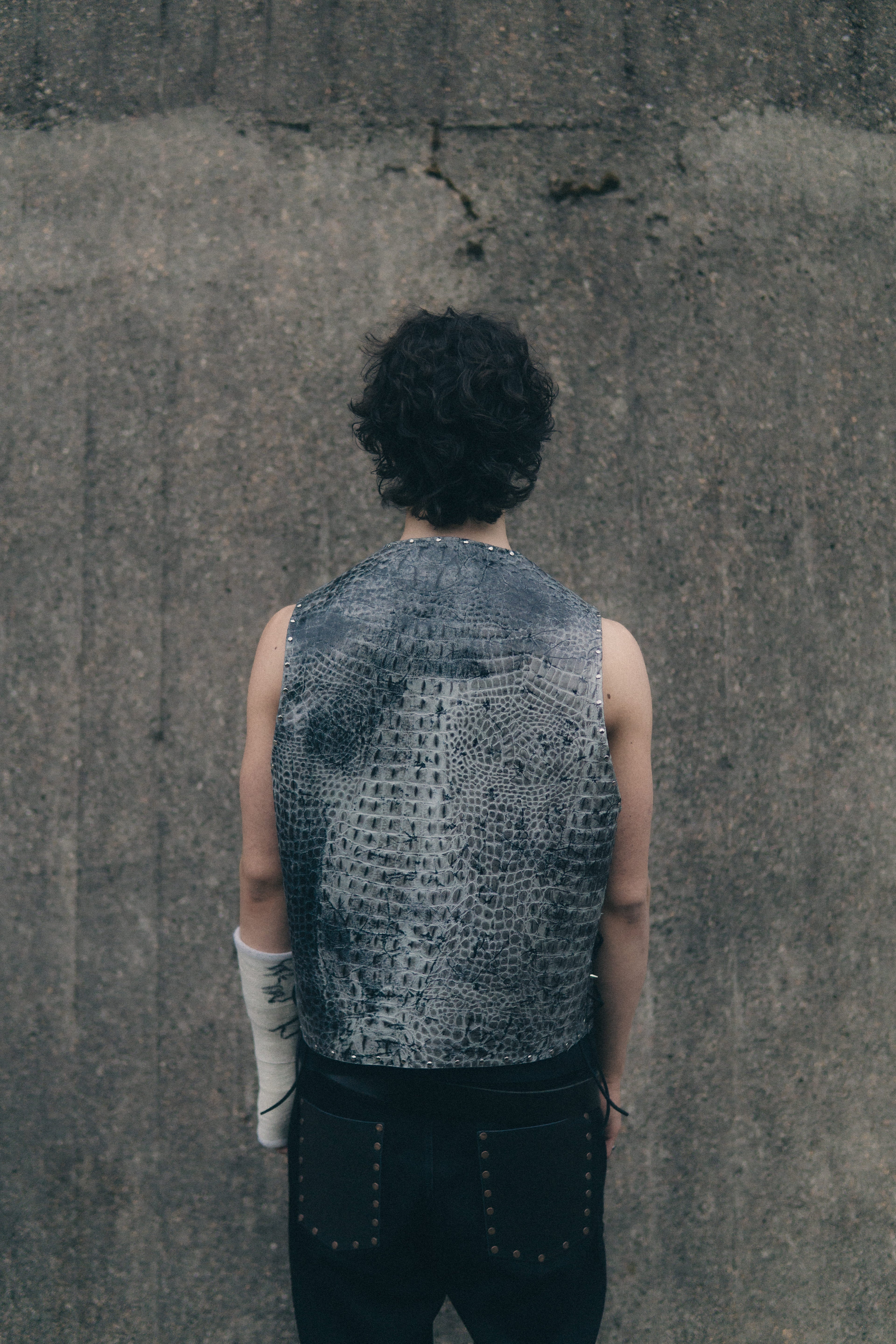 LEATHER VEST — CUROJA — 01